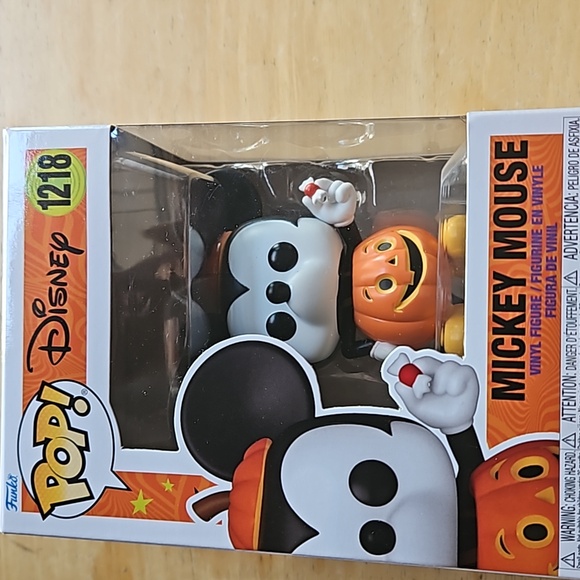 DISNEY MICKEY MOUSE FUNKO POP - Picture 2 of 9